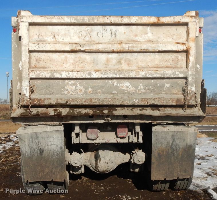 image for item DL2607 1992 Ford L8000  dump truck