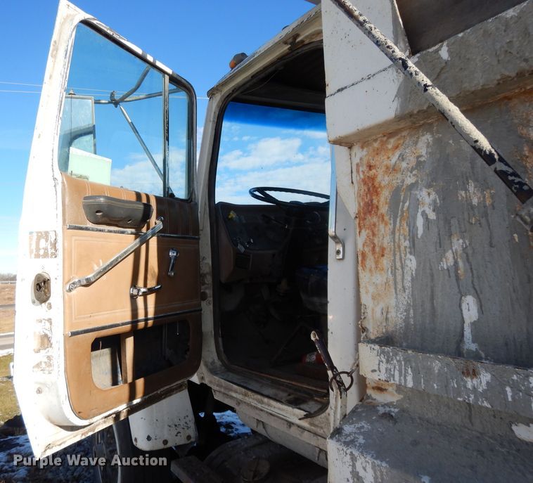 image for item DL2607 1992 Ford L8000  dump truck