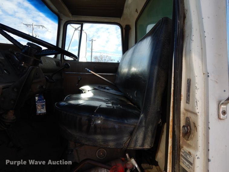image for item DL2607 1992 Ford L8000  dump truck