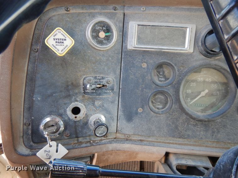 image for item DL2607 1992 Ford L8000  dump truck