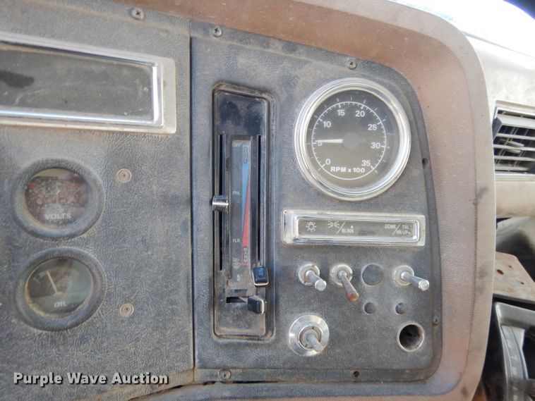 image for item DL2607 1992 Ford L8000  dump truck