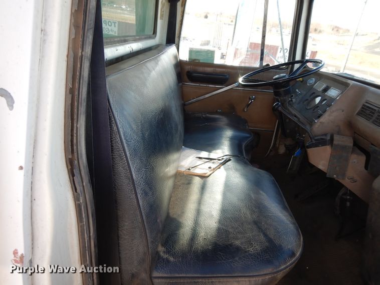 image for item DL2607 1992 Ford L8000  dump truck