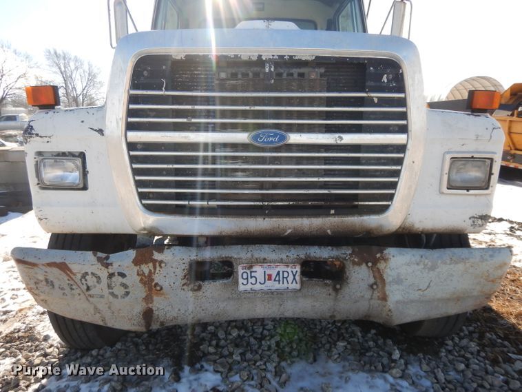 image for item DL2607 1992 Ford L8000  dump truck