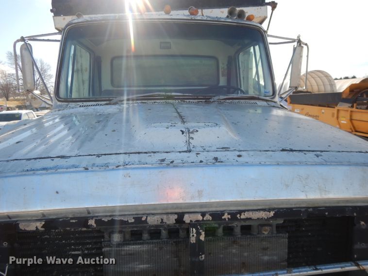 image for item DL2607 1992 Ford L8000  dump truck