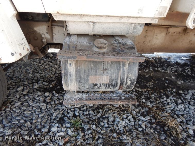 image for item DL2607 1992 Ford L8000  dump truck