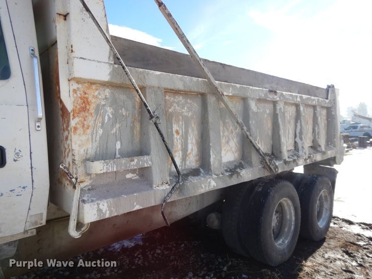 image for item DL2607 1992 Ford L8000  dump truck