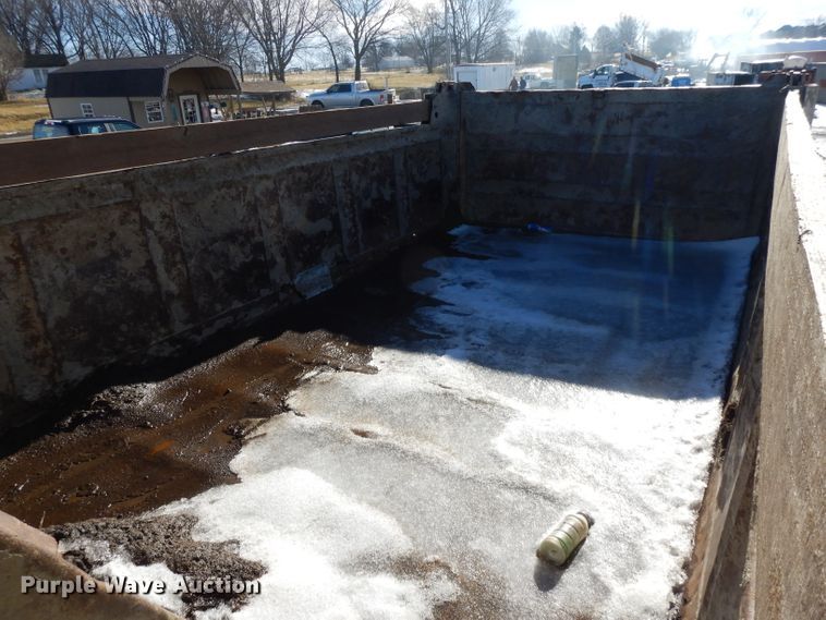 image for item DL2607 1992 Ford L8000  dump truck