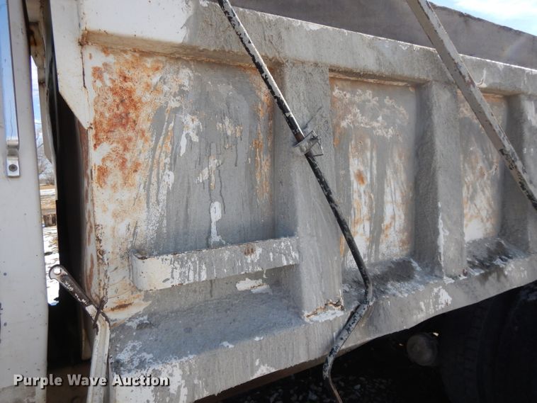 image for item DL2607 1992 Ford L8000  dump truck