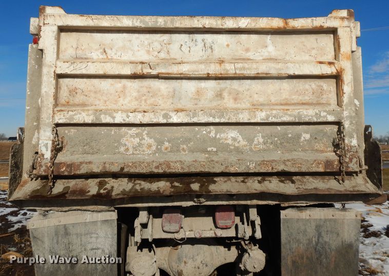 image for item DL2607 1992 Ford L8000  dump truck