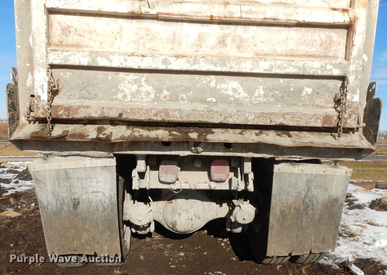 image for item DL2607 1992 Ford L8000  dump truck