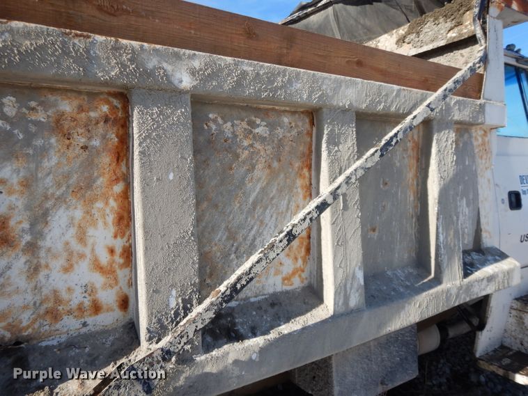 image for item DL2607 1992 Ford L8000  dump truck