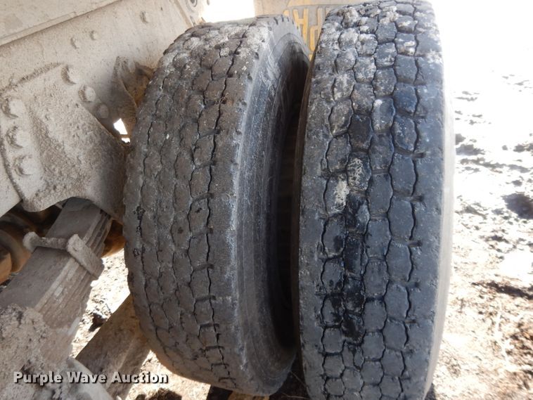 image for item DL2607 1992 Ford L8000  dump truck