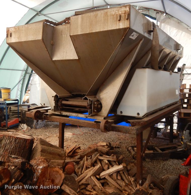 image for item DL2608 Monroe  spreader