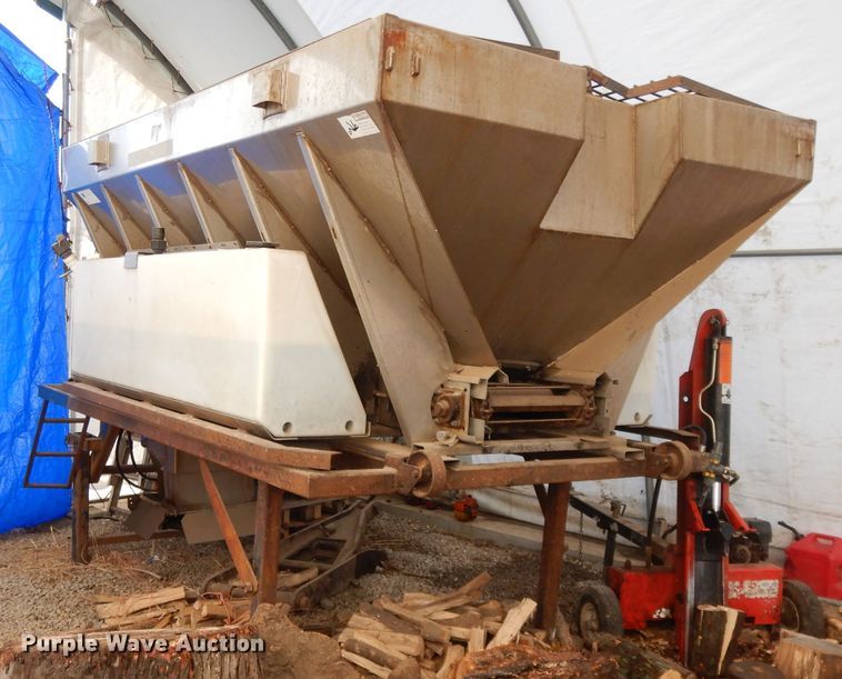 image for item DL2608 Monroe  spreader