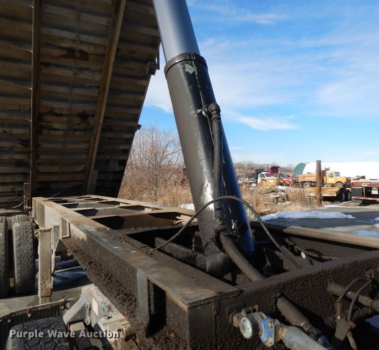 image for item DL2609 1986 Schien  end dump trailer