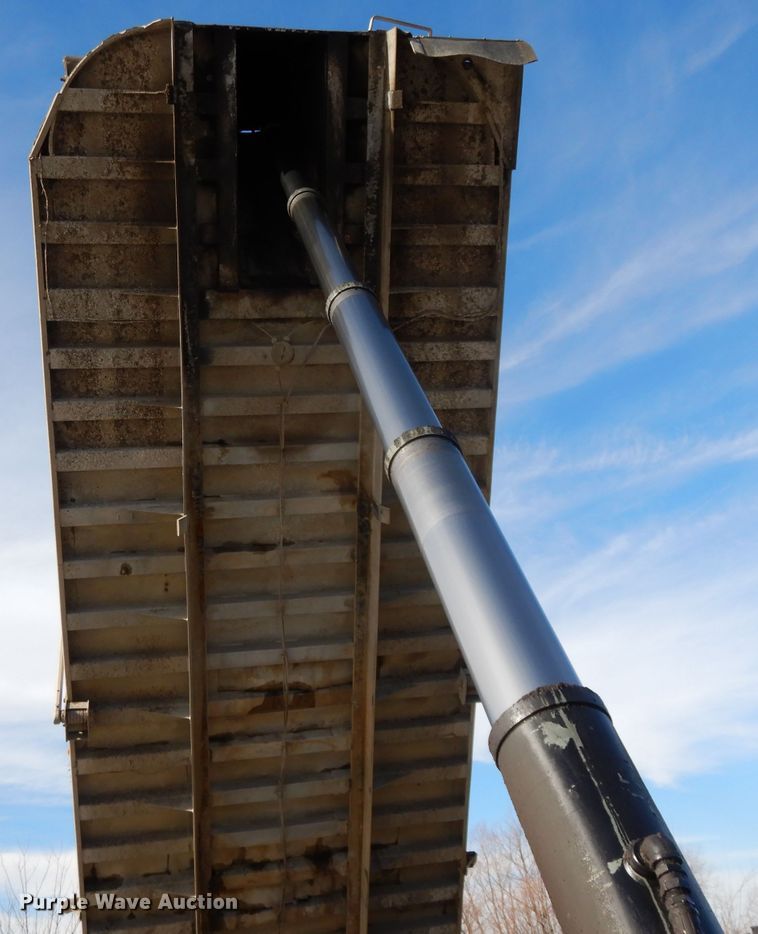 image for item DL2609 1986 Schien  end dump trailer