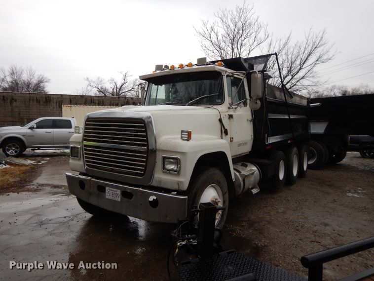 image for item DL2612 1982 Ford LT9000  dump truck
