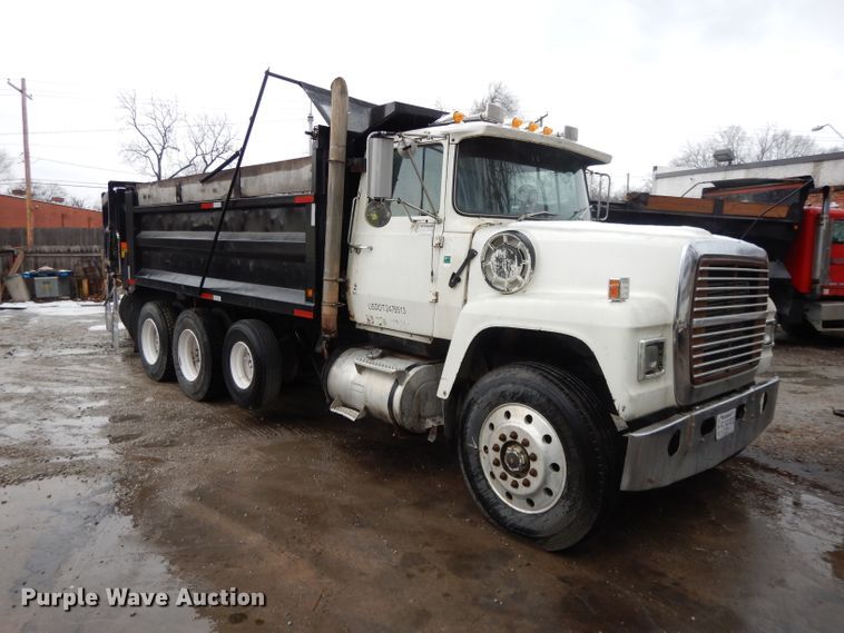 image for item DL2612 1982 Ford LT9000  dump truck