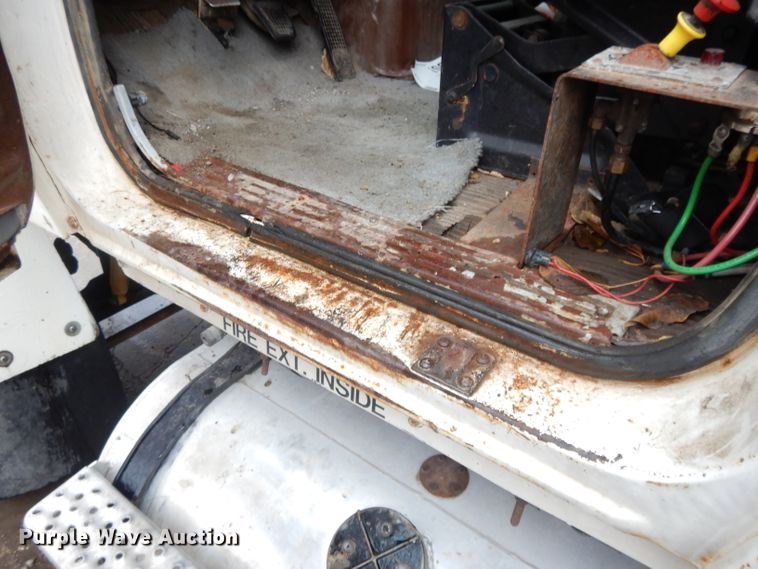 image for item DL2612 1982 Ford LT9000  dump truck