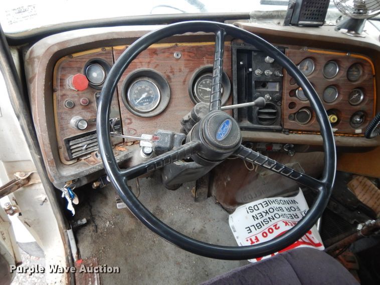 image for item DL2612 1982 Ford LT9000  dump truck