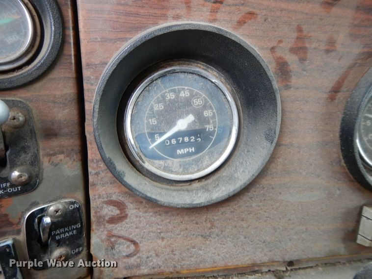 image for item DL2612 1982 Ford LT9000  dump truck