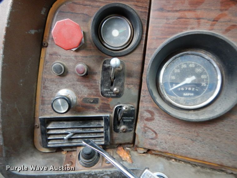 image for item DL2612 1982 Ford LT9000  dump truck