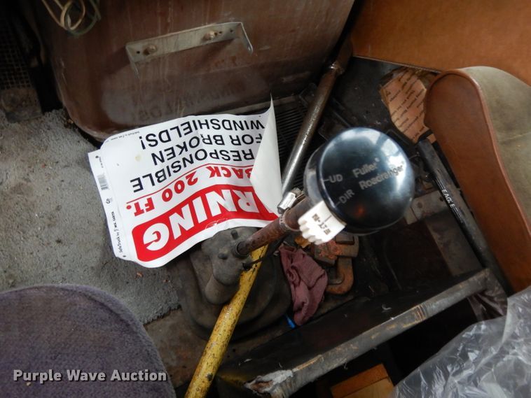 image for item DL2612 1982 Ford LT9000  dump truck