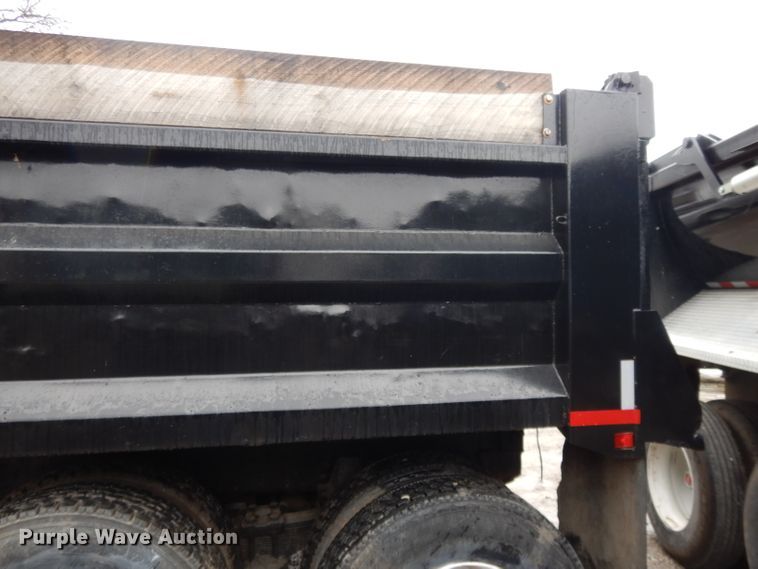 image for item DL2612 1982 Ford LT9000  dump truck