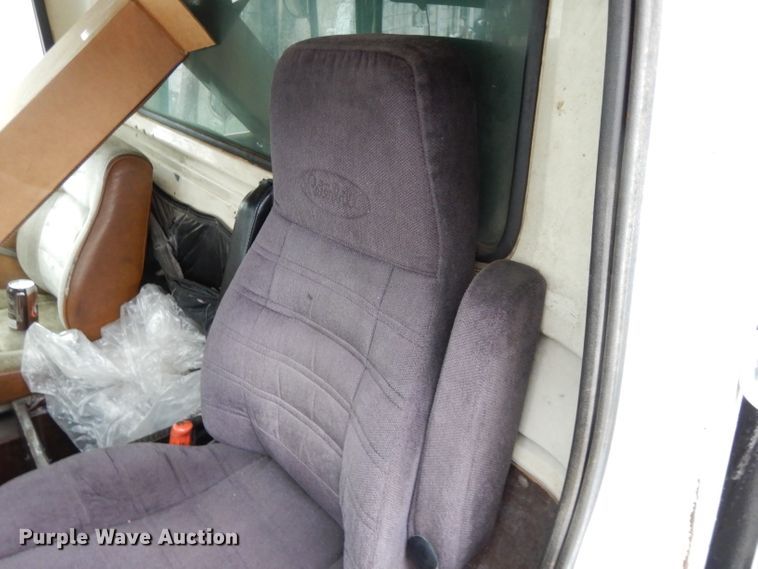 image for item DL2612 1982 Ford LT9000  dump truck