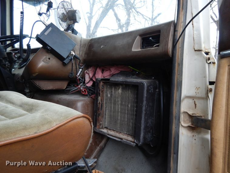 image for item DL2612 1982 Ford LT9000  dump truck