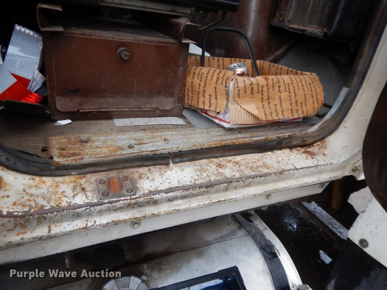 image for item DL2612 1982 Ford LT9000  dump truck