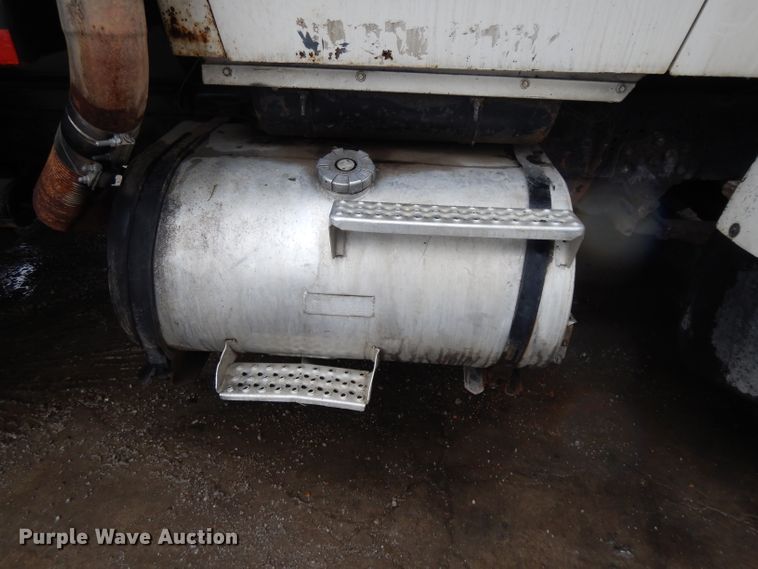 image for item DL2612 1982 Ford LT9000  dump truck