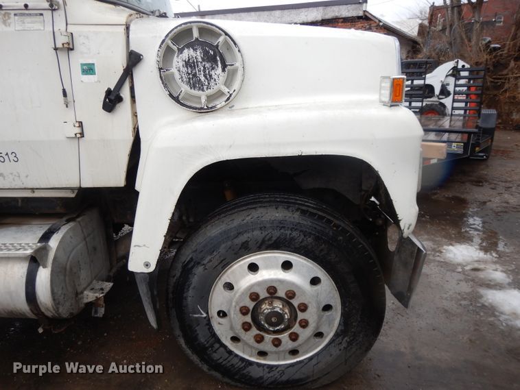 image for item DL2612 1982 Ford LT9000  dump truck