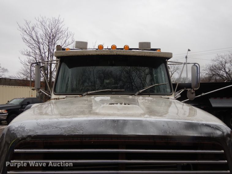 image for item DL2612 1982 Ford LT9000  dump truck