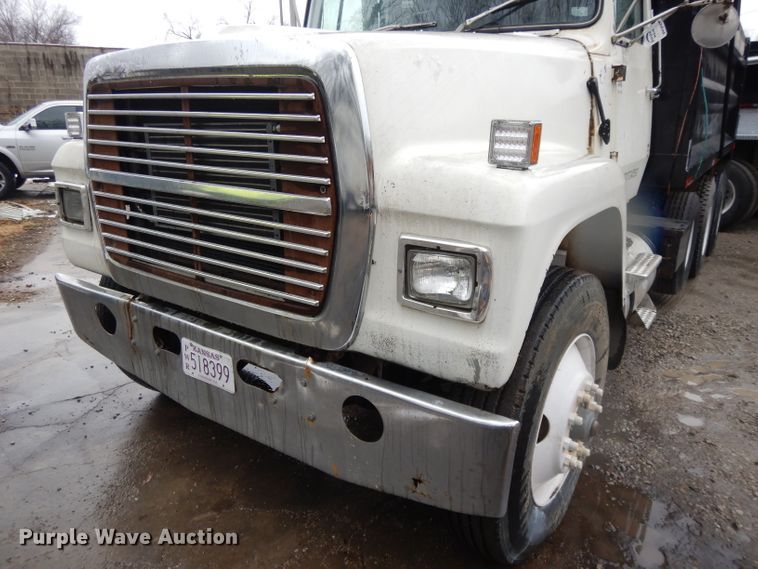 image for item DL2612 1982 Ford LT9000  dump truck