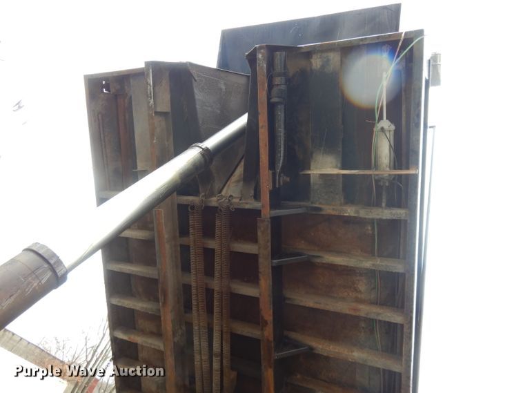 image for item DL2612 1982 Ford LT9000  dump truck