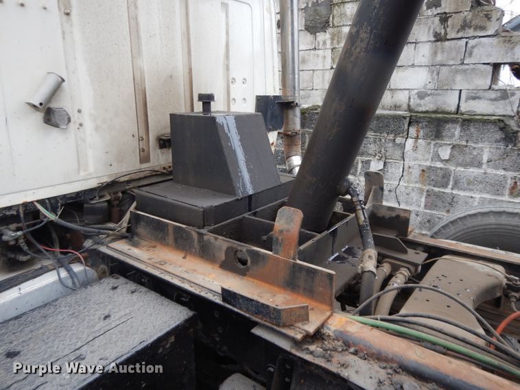 image for item DL2612 1982 Ford LT9000  dump truck