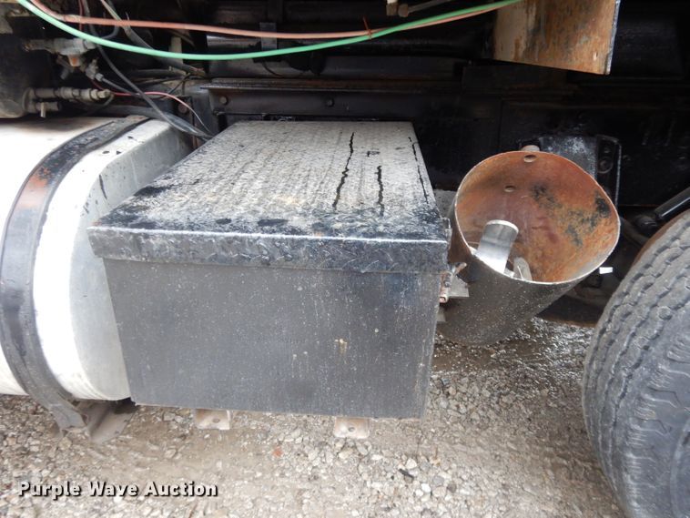 image for item DL2612 1982 Ford LT9000  dump truck