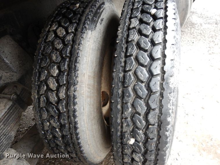 image for item DL2612 1982 Ford LT9000  dump truck