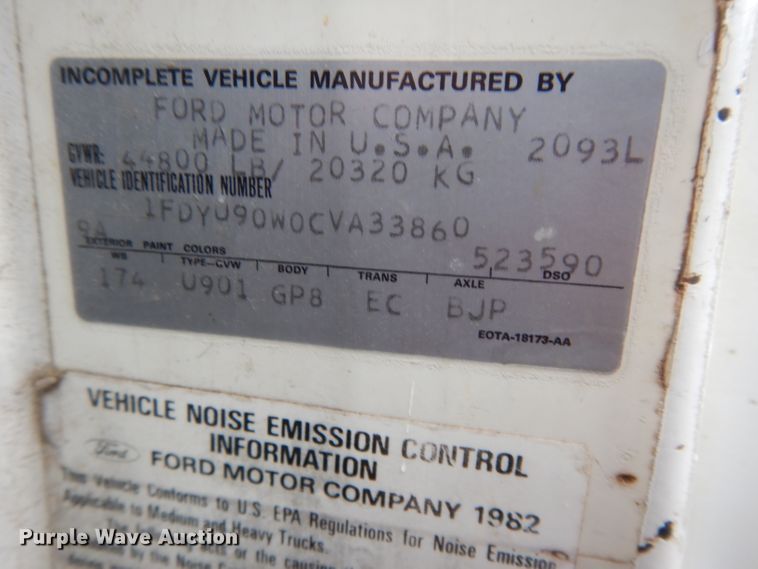 image for item DL2612 1982 Ford LT9000  dump truck