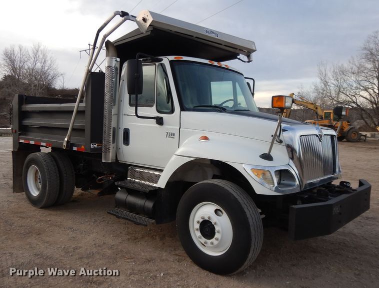 image for item DL2636 2005 International 7300  dump truck