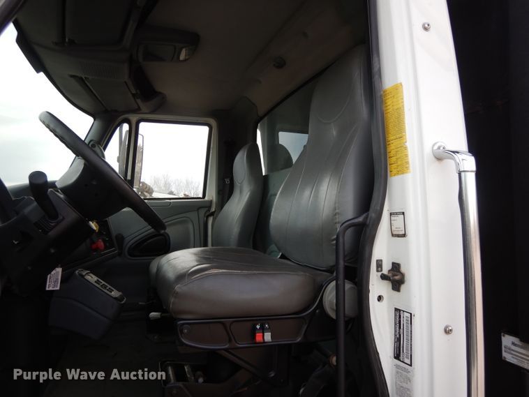 image for item DL2636 2005 International 7300  dump truck