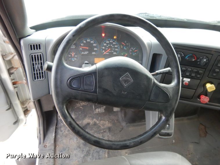 image for item DL2636 2005 International 7300  dump truck