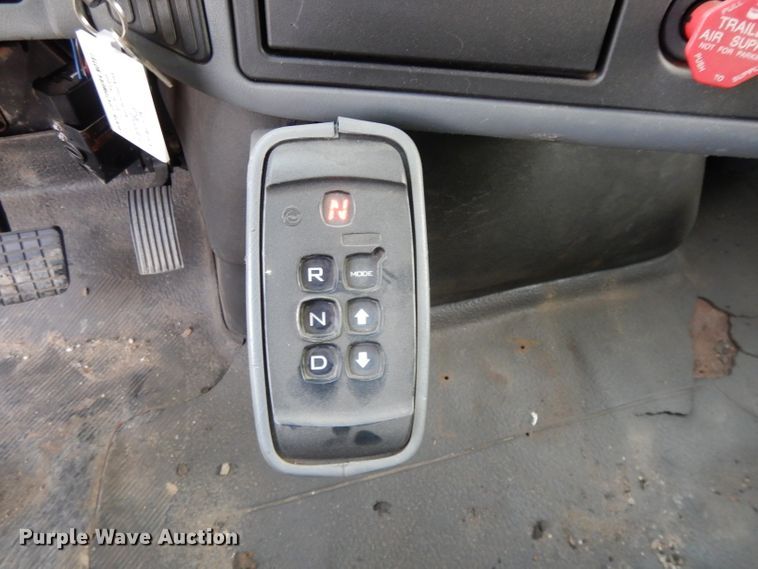 image for item DL2636 2005 International 7300  dump truck