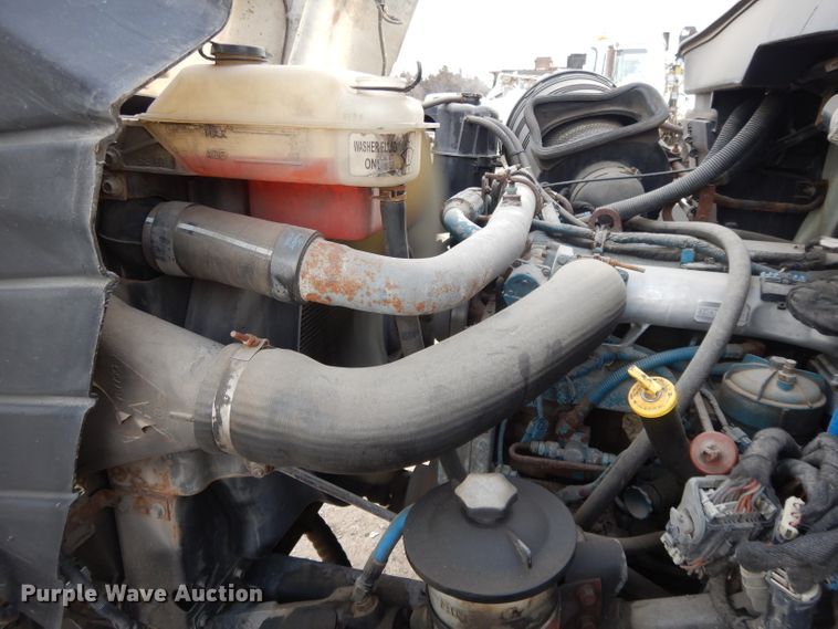 image for item DL2636 2005 International 7300  dump truck