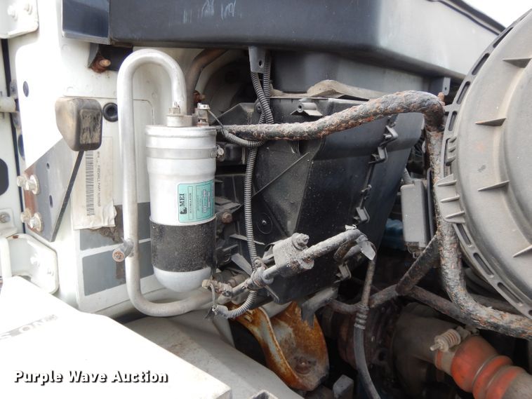 image for item DL2636 2005 International 7300  dump truck