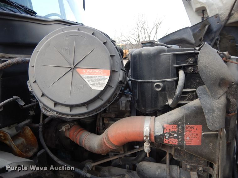 image for item DL2636 2005 International 7300  dump truck