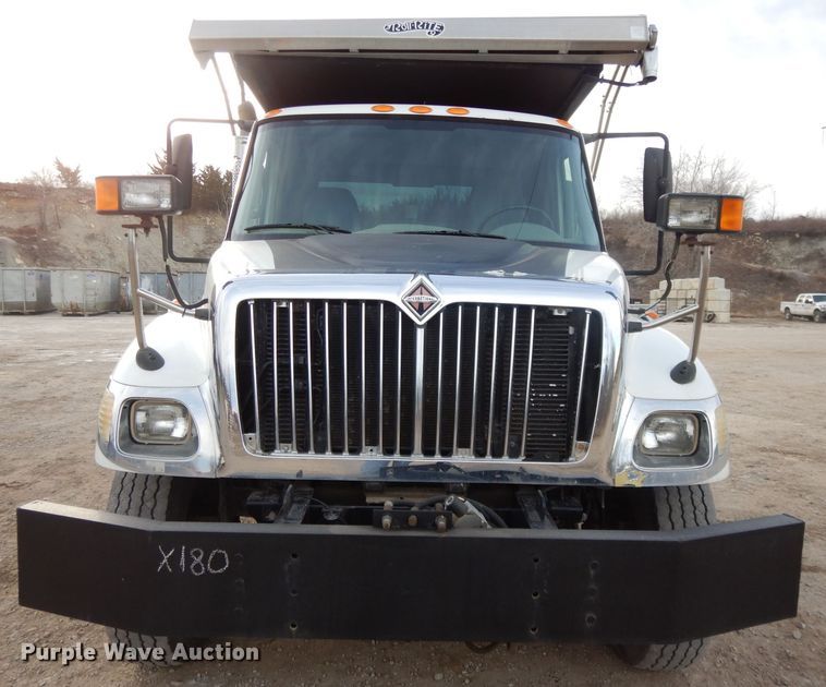 image for item DL2636 2005 International 7300  dump truck