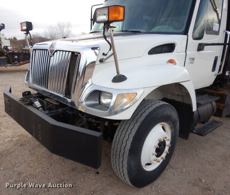 image for item DL2636 2005 International 7300  dump truck