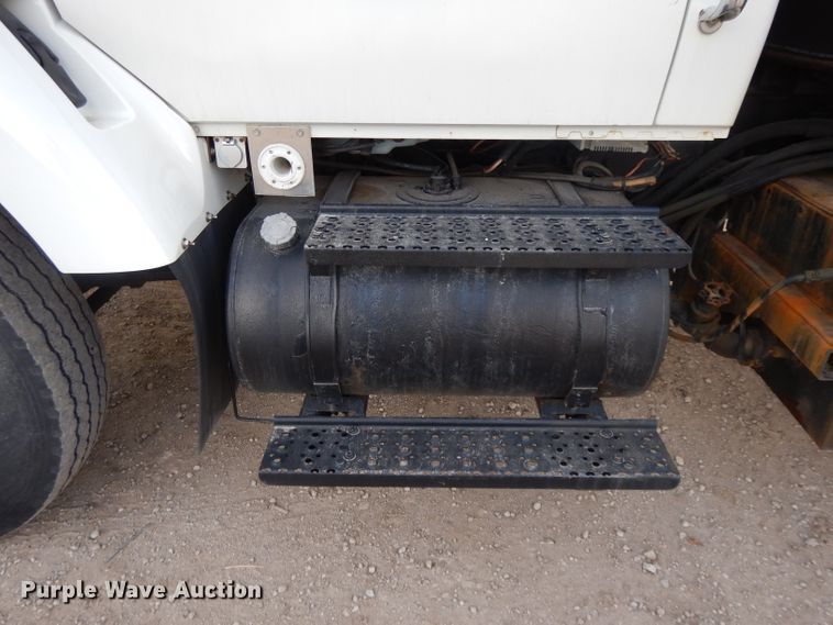 image for item DL2636 2005 International 7300  dump truck